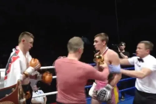 Благовещенский кикбоксер хотел избить болельщика (видео)