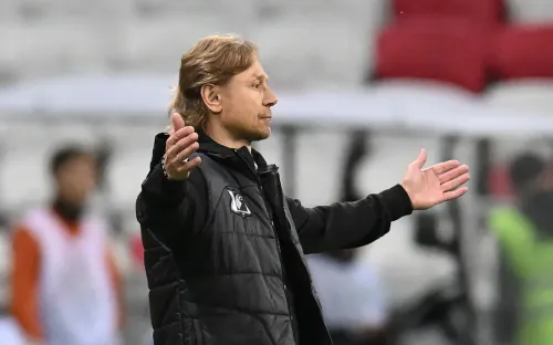 Карпин выпустил во втором тайме трёх джокеров. Один «привёз» гол, двое других удалились