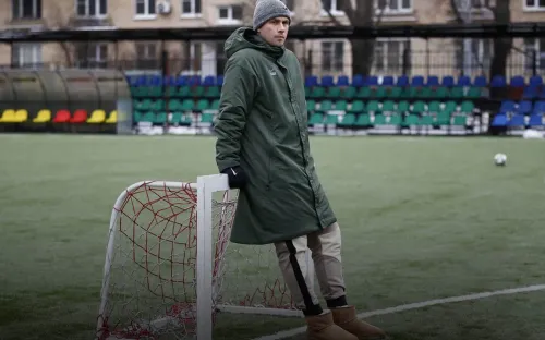 Блогер спустил на ставки 5 млн. Он собирал их у родителей на детский турнир