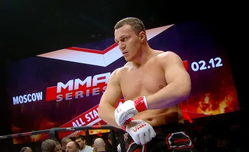 Бой Тарасова и Ершова закончился массовой дракой. Досталось даже тренерам