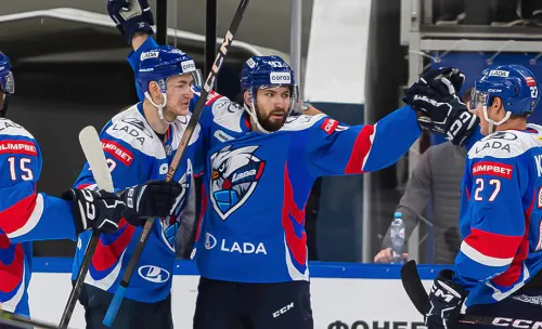 «Лада» эффектно обыграла «Магнитку». Новичок КХЛ — сенсационный лидер Востока