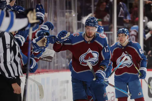 Хет-трик Ничушкина стал событием в НХЛ. Россиянин возглавил список снайперов Кубка Стэнли