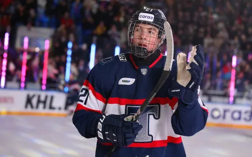 Из КХЛ за школьную парту. Профессор отправил своего лучшего защитника сдавать экзамены